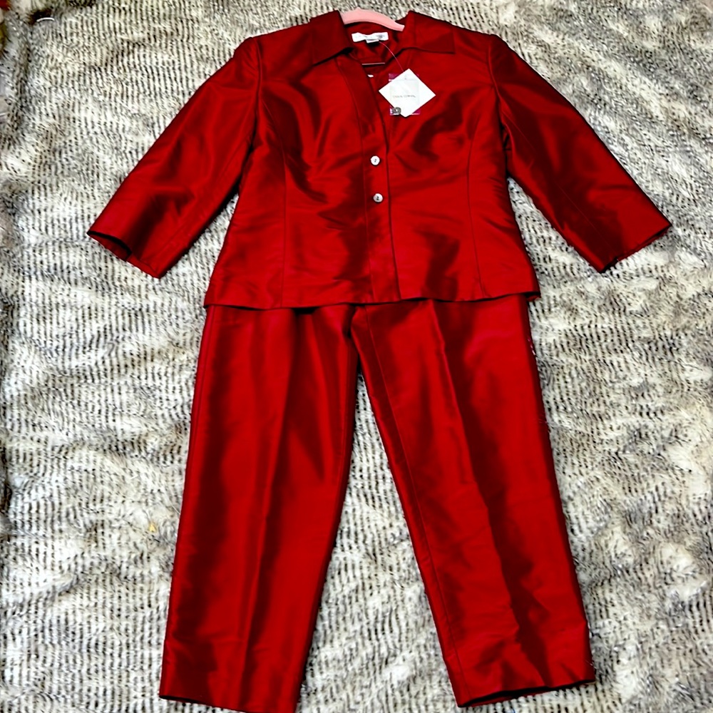 Pant suit